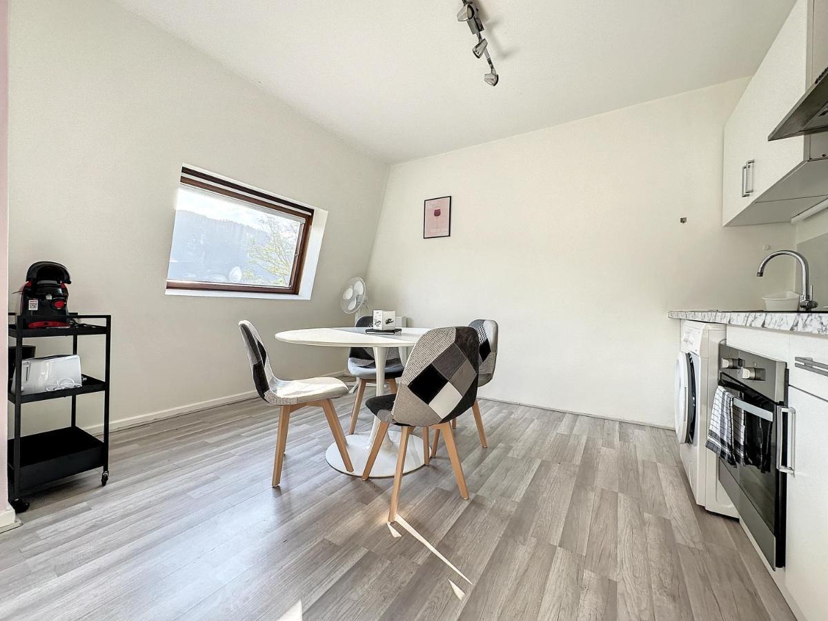 Charmant Appartement Avec Terrasse Parking Ispagnac Extérieur photo